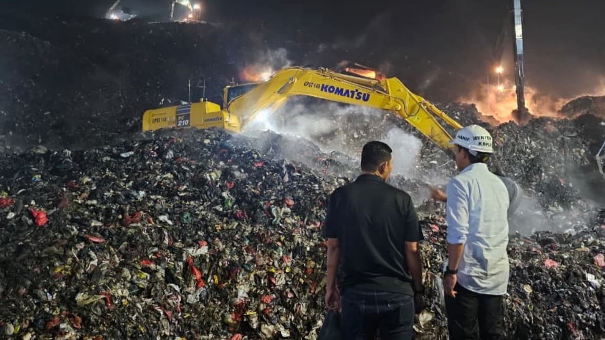 Di Balik Runtuhnya Gunung Sampah Bantargebang: Alarm Darurat untuk Sistem Pengelolaan Limbah Nasional
