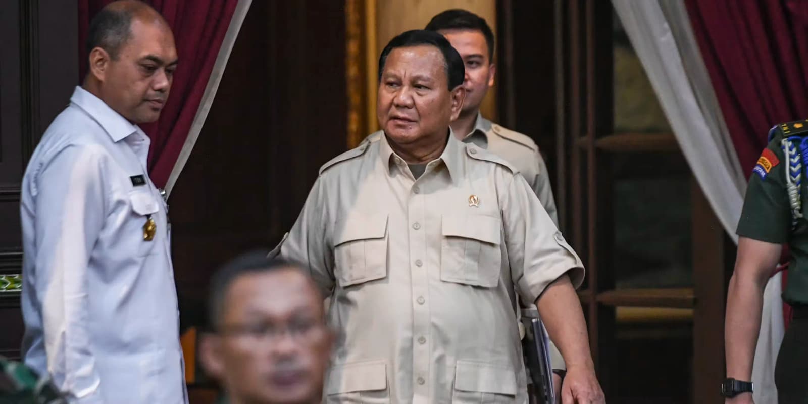 Panel Demokrasi: Ketika Kartel Politik Menggenggam Panggung Kekuasaan