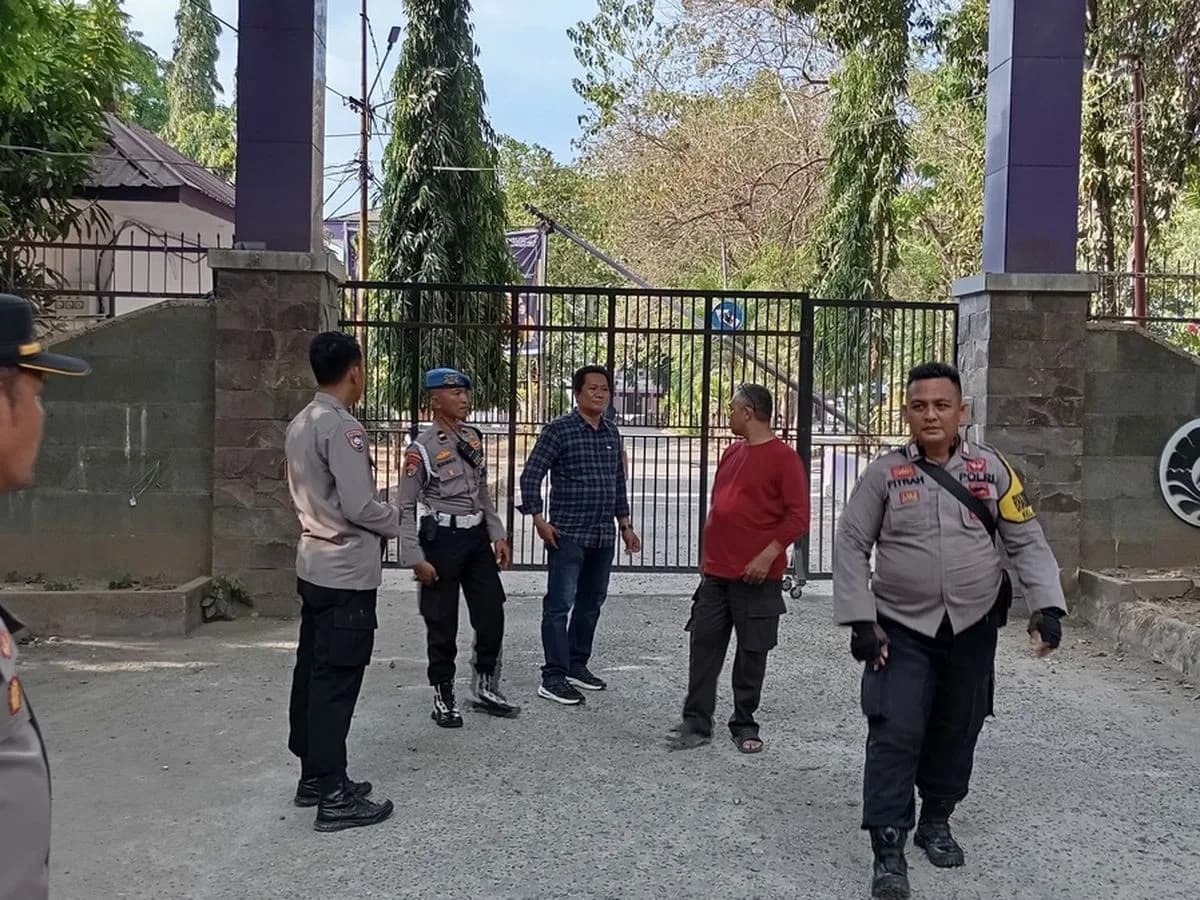 Panel Kehidupan Kota: Ketika Dua Garis Takdir Bertabrakan di Jalan yang Sama